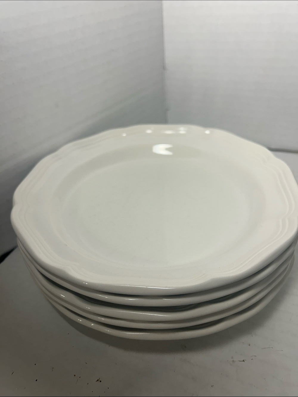 Mikasa Ivory Scalloped Edge Dinner Plates - Set of 4